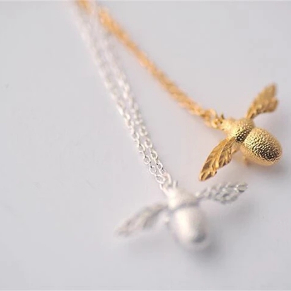 !NEW Gold Bee Necklace | 18k/.925 Adjustable Size - Picture 15 of 16